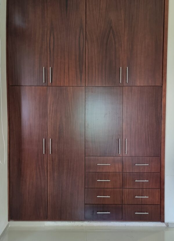 Closet Minimalista Caoba