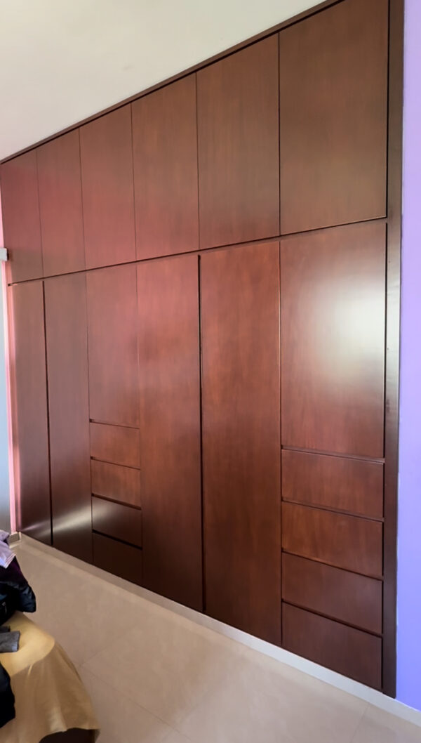 Closet Minimalista Corte 45 Caoba